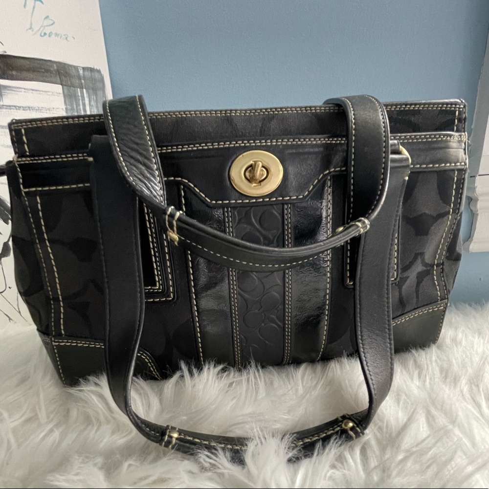 - ✨ COACH HAMPTON SIGNATURE BAG! Vintage